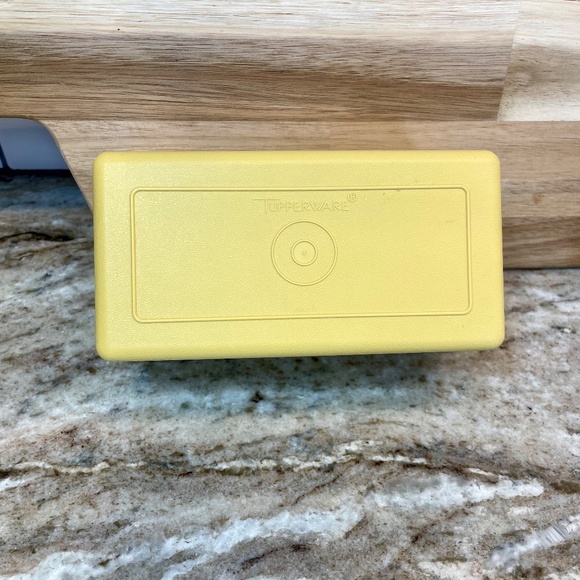 Tupperware Butter & Cheese Keeper Harvest Gold with Beige Lid 1 Pound - Vintage - Picture 6 of 11